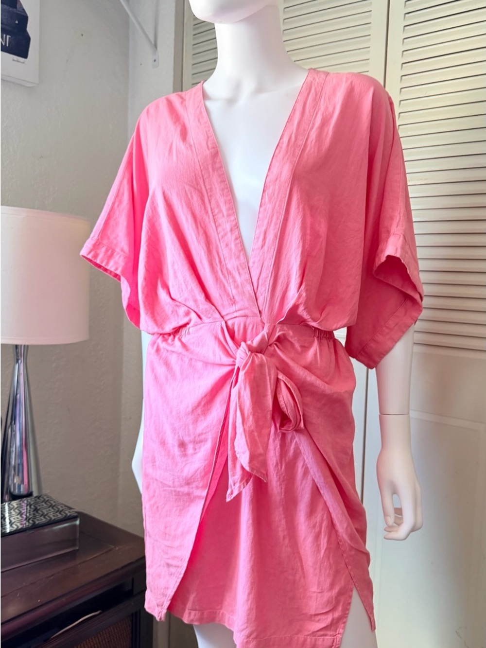Young‎ Fabulous & Broke Pink Tie-Waist V-Neck Mini Dress size M